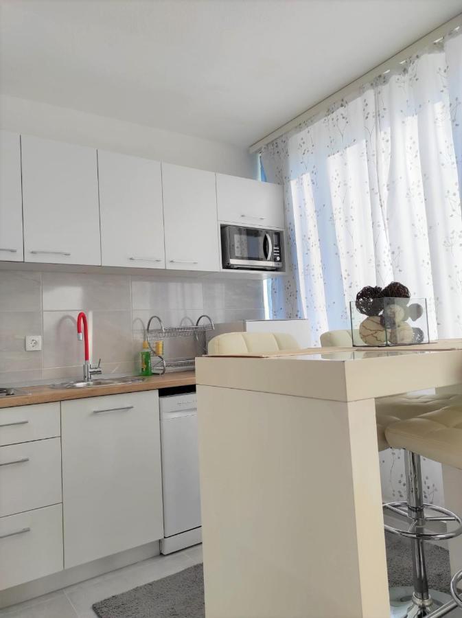 Apartments Dalmato Макарска Экстерьер фото